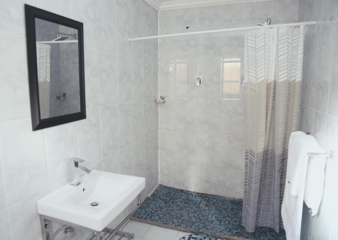 Denver Echo Exec. Guest House Масеру Экстерьер фото